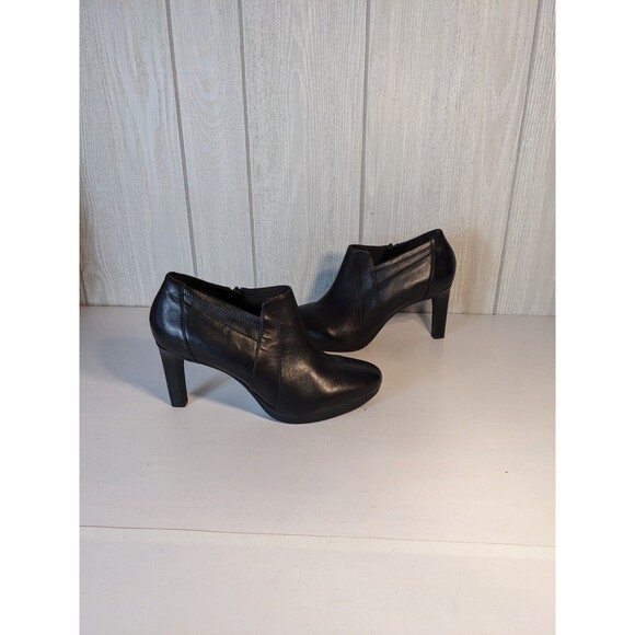 Clarks Black Leather Kitten Heel Booties Sz 10M EUC - Picture 3 of 7